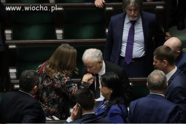 Całuję twój paluszek madame...