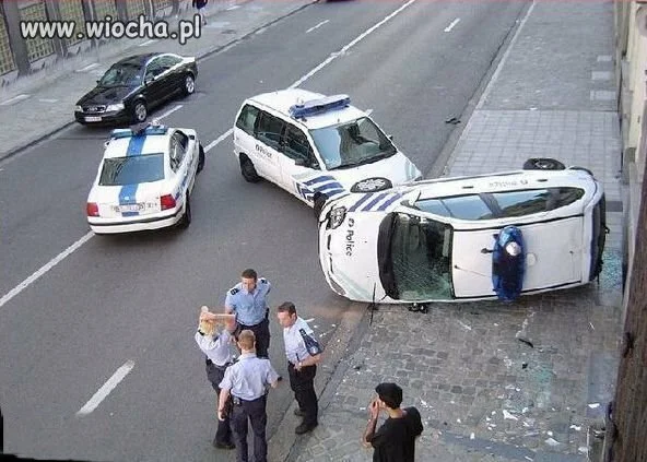 Dogadujemy się czy dzwonimy po policję ?