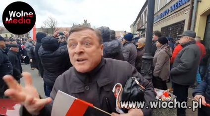Łowicz ksiądz ucisza atakujących  Dudę