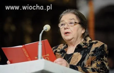 Cały czas p łaniewska myśli,że gra w plebani