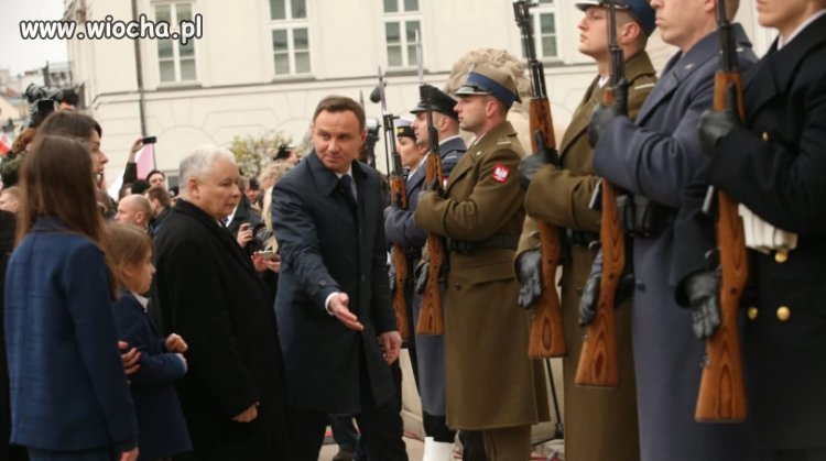 Duda abdykował i zredukował się do roli notariusza PiS