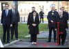 Zakładając że stoją od siebie 2 metry