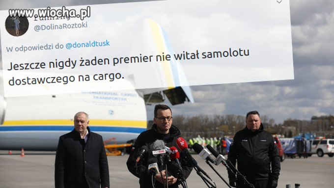 Dobrze widzę? Premier RP wita ... kombinezony