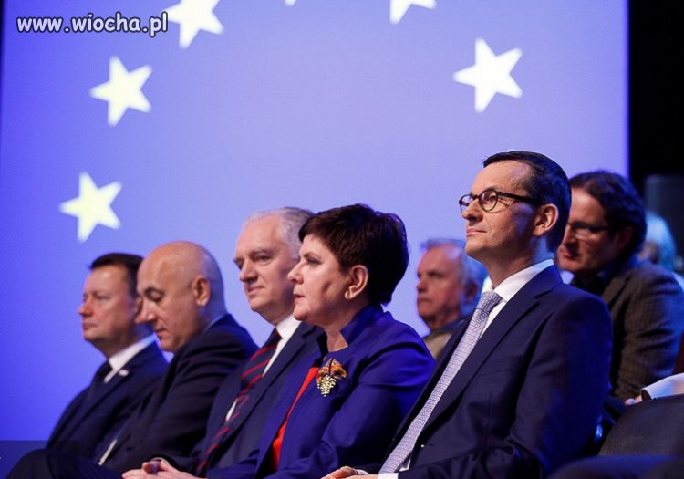 Parlament Europejski mocno uderza w wybory majowe