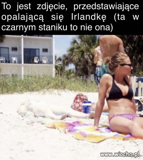 To jest zdjęcie przedstawiające opalającą się 