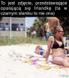To jest zdjęcie przedstawiające opalającą się 
