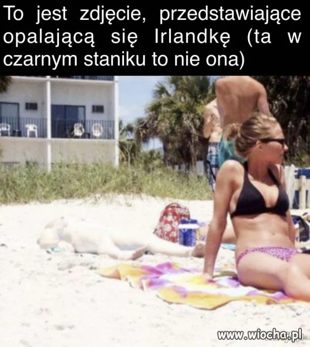 To jest zdjęcie przedstawiające opalającą się 