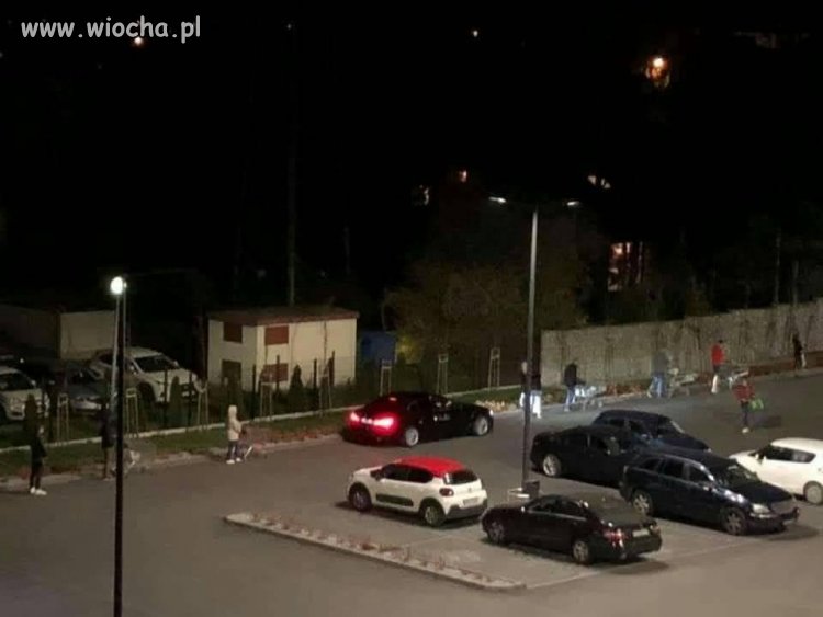 A w kolejkach stoję tak.