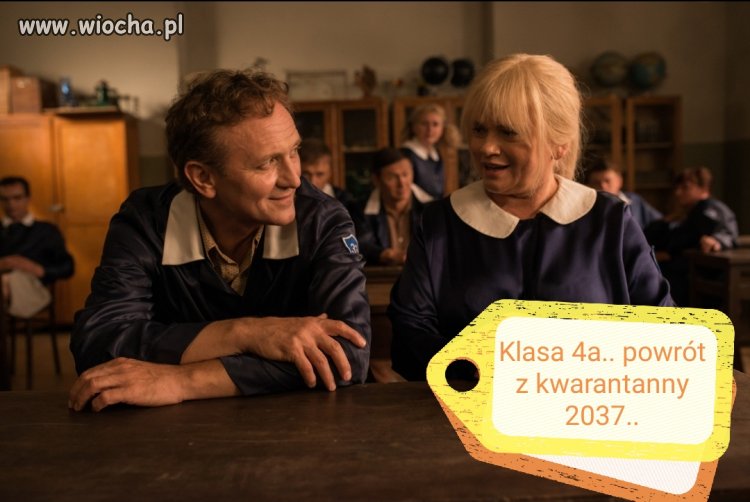 Dzieci wesoło wybiegły ze szkoły... 