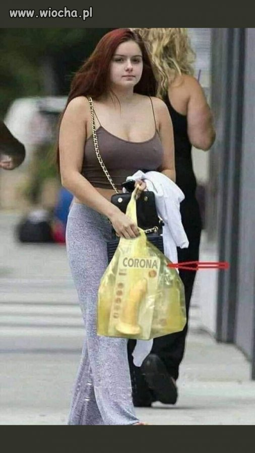 Jedna odważna. Corony się nie boi. 