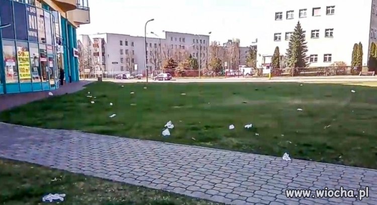 A dopiero co walczyli z reklamówkami w sklepach