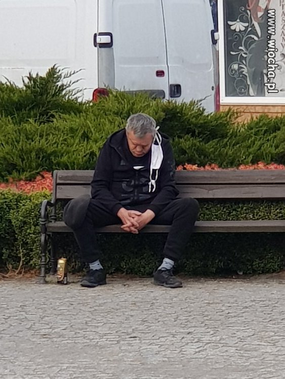 Maseczka jest? Jest