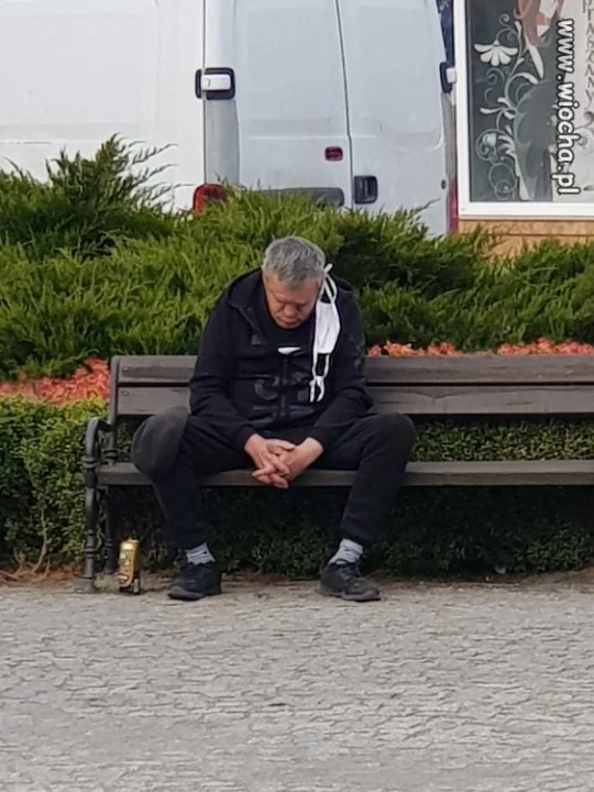 Maseczka jest? Jest