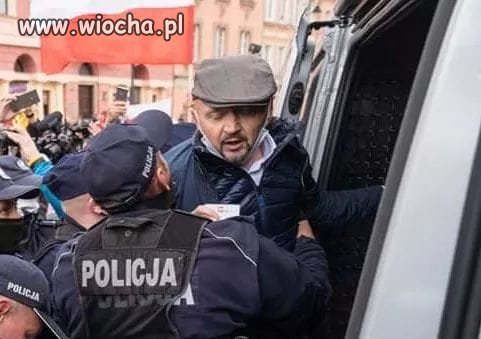 Tłumaczenie policji...