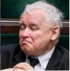 Czepiają się Adriana że robi głupkowate miny...