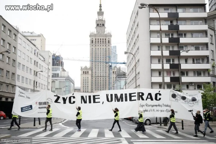 Artyści wykonali performance który nie pasi władzy