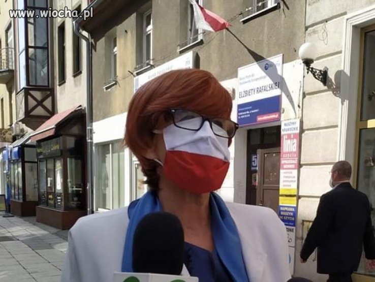 Profanacja symboli państwowych czy głupota?