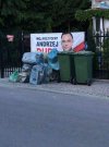 I niech tam wyląduje. 