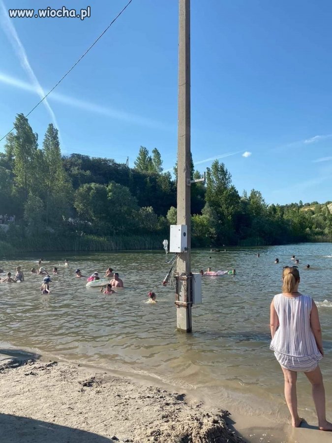 Nawet można telefon podładować?