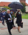 Misiewiczowi też trzymali parasolkę 
