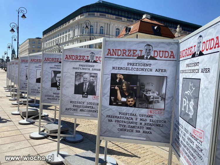 Dzisiaj przed pałacem prezydenckim