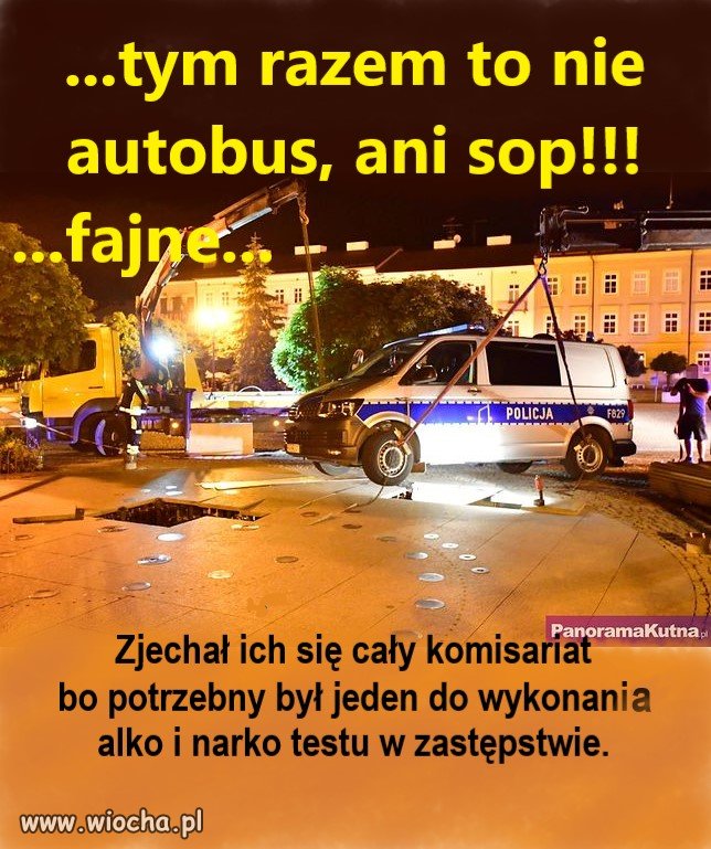 Radiowóz utknął w fontannie