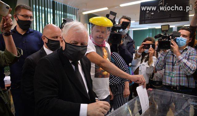 Zło zwyciężaj śmiechem