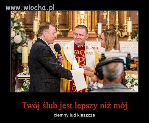 A ciemny lud klaszcze...