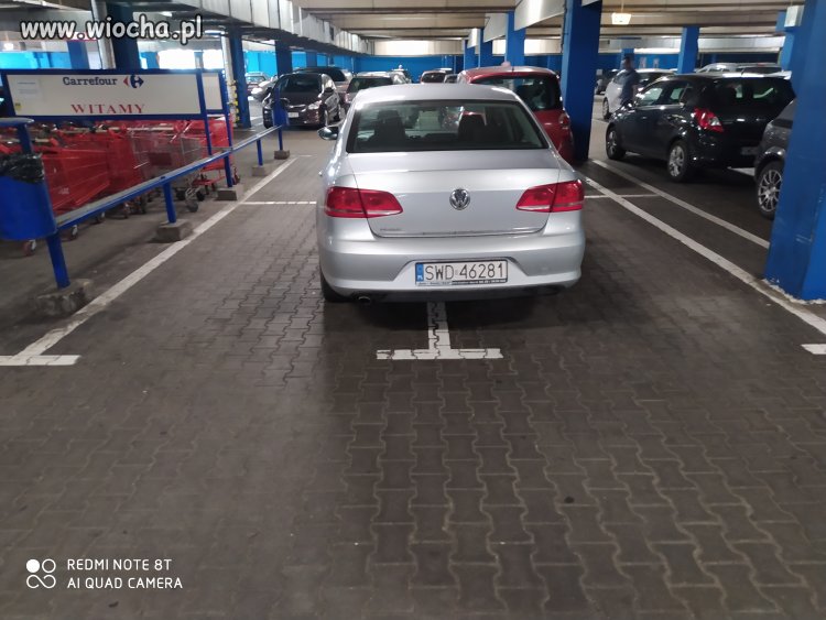 Burak pod CARREFOUR