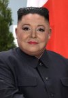 Danuta Holecka jako Kim Dzong Un.