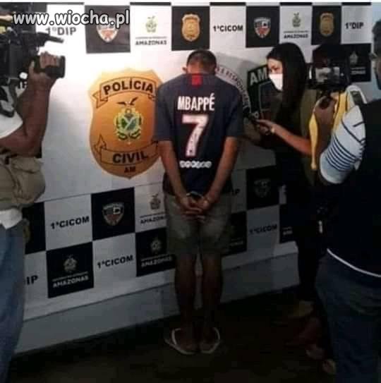 Mbappe udziela wywiadu...