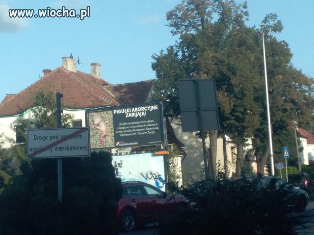 Pokazują zwłoki w miejscach publicznych... 