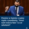 Spektakl teatru trwa nadal...