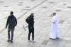 Aktor przebrany za Jana Pawła II przechadzał się po Wadowicach.