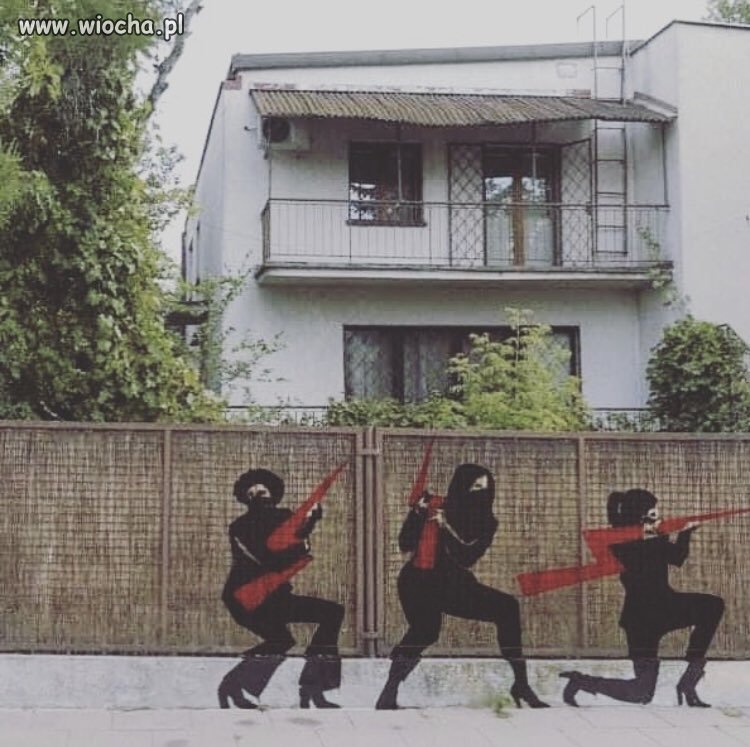 Tymczasem przy Mickiewicza 49...