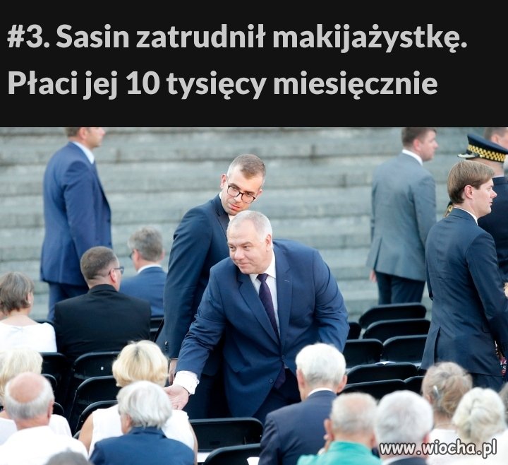 Próbuje wyjść z twarzą