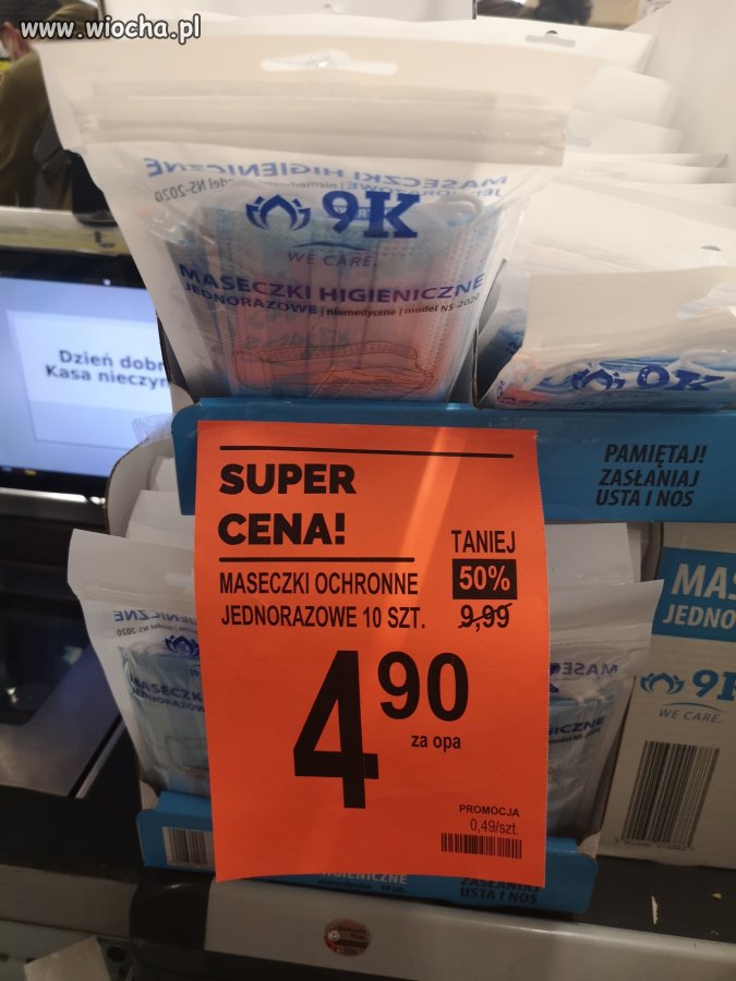 Koniec pandemii - maseczki w Biedrze już po 49gr