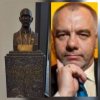 POCZTA STAWIA POPIERSIE MINISTROWI,A KIEDY SAINOWI