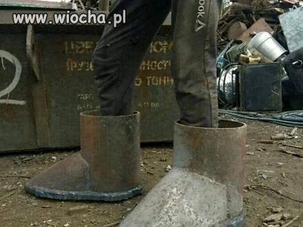 Buty sąsiada z góry