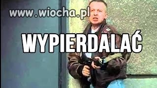 Z ukrytym przesłaniem
