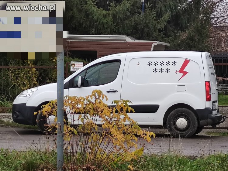 * * * * *  * * * owóz