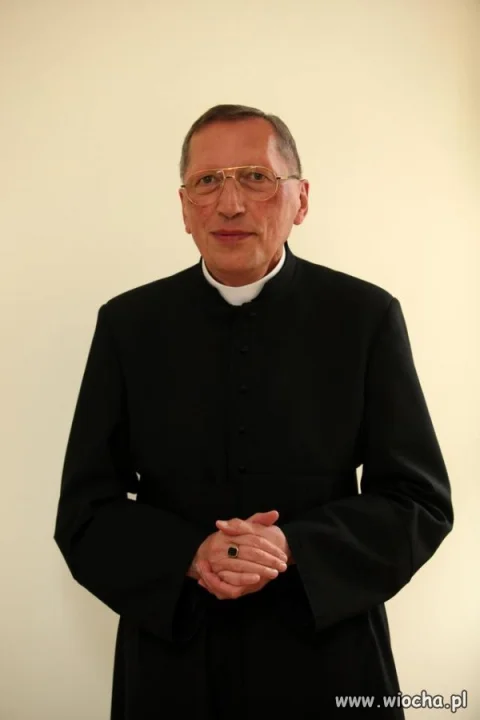 Kneblewski Widziałem pielęgniarki w czarnych maseczkach