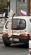Koniec żartów. Wjeżdża husaria