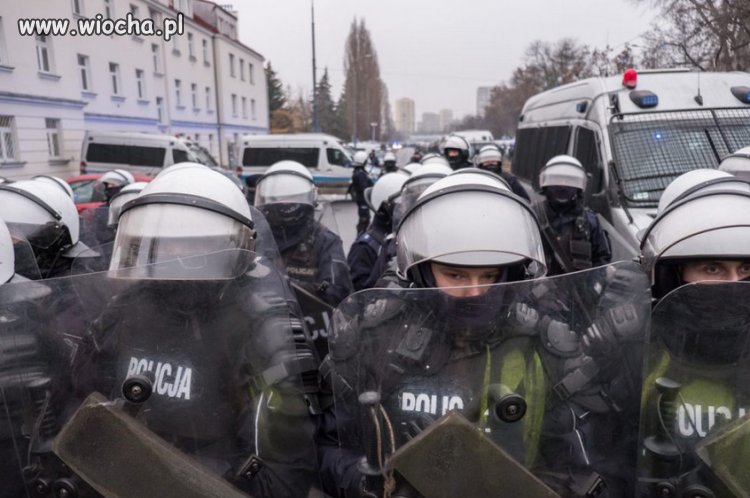 Polacy komentują działania policji:
