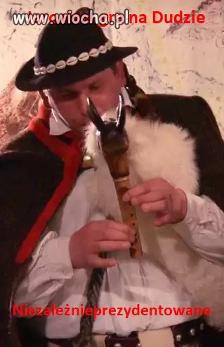 Jaro gra na Dudzie...