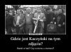 Obstawiam że szedł przed nimi i sypał kwiatki