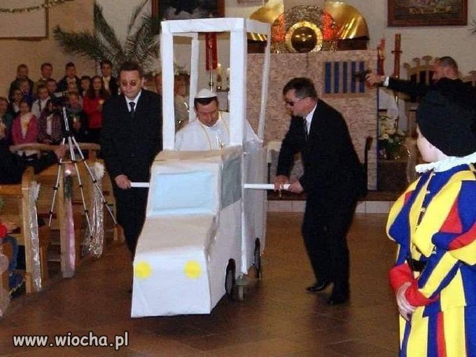 Papa-Rapa mobille czyli cyrk w Kościele.