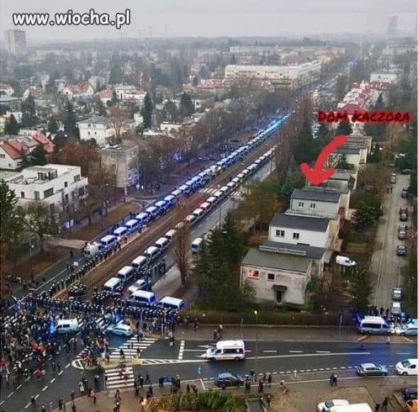 Tymczasem na Żoliborzu Policja otacza dom Kaczyńskiego