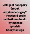 Zdjęcie posranki Krystyny powieszone nad łóżkiem 