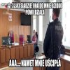 Pisowskie bydlaki o boju ze starszą panią 